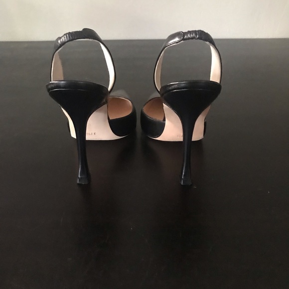 Manolo Blahnik Carolyne Black Pumps, size 37.5 - Picture 2 of 5